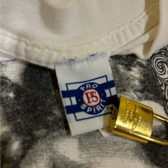 Vintage 90s Angel Art T-Shirt - Picture 3 of 4